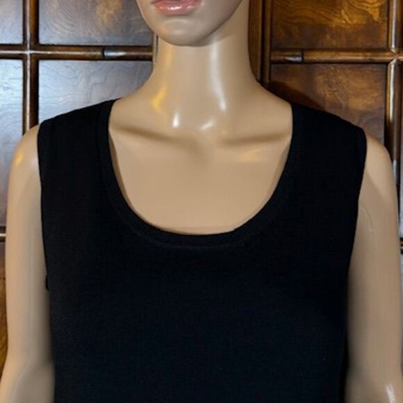 Marla Wynne Black Scoop Neck Side Ribbed Side Slit Sweater Tank - Picture 8 of 12